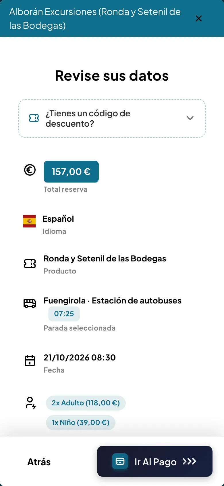 Resumen de la reserva en el móvil con el total, la parada, la fecha y el botón Ir al pago